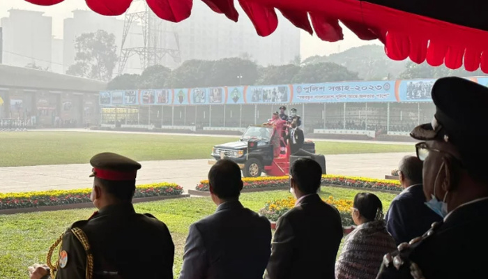 পুলিশ সপ্তাহের প্যারেড পরিদর্শনে প্রধানমন্ত্রী