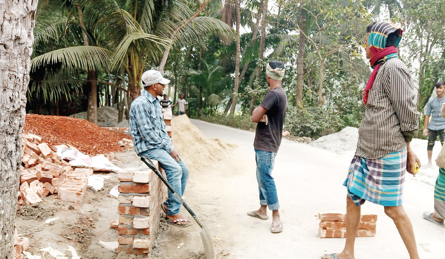 খাল বন্ধ করে বিল্ডিং নির্মাণের অভিযোগ