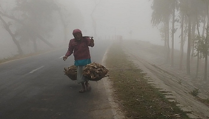 কনকনে শীতে কাঁপছে কুড়িগ্রাম