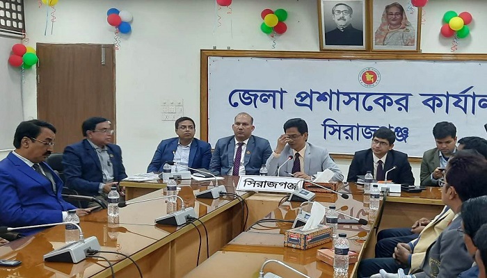 সিরাজগঞ্জে নবাগত ডিসি’র সাথে সাংবাদিকদের মতবিনিময় সভা