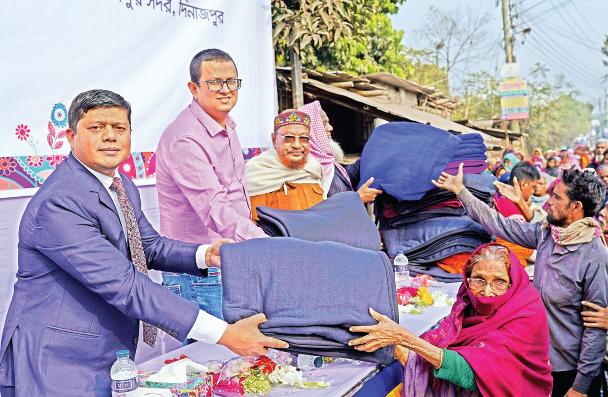 লংকাবাংলা ফাউন্ডেশনের শীতবস্ত্র বিতরণ