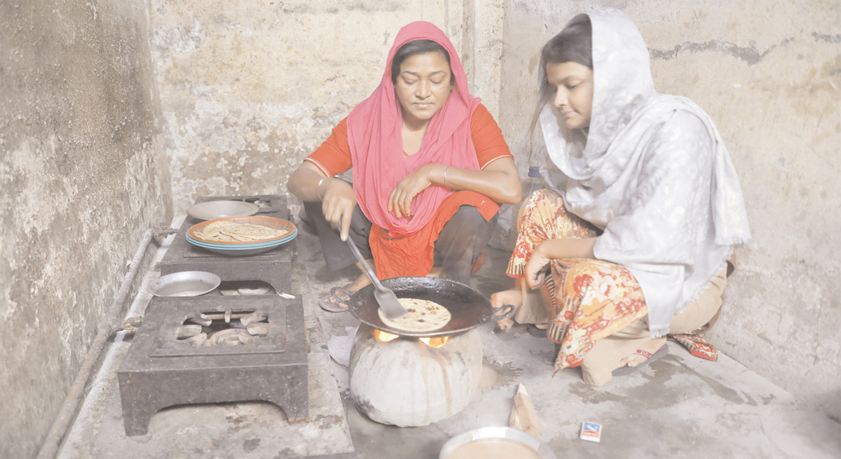 রাজধানীতে তীব্র গ্যাসের সংকট