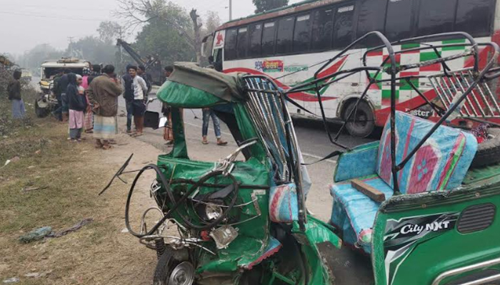 রায়পুরায় পিকআপ-সিএনজি অটোরিকশা মুখোমুখি সংঘর্ষ, চালকের মৃত্যু