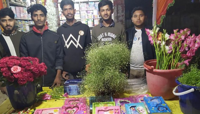 নকলায় ভালোবাসা দিবস উপলক্ষে ফুলের দাম বেড়েছে কয়েকগুণ