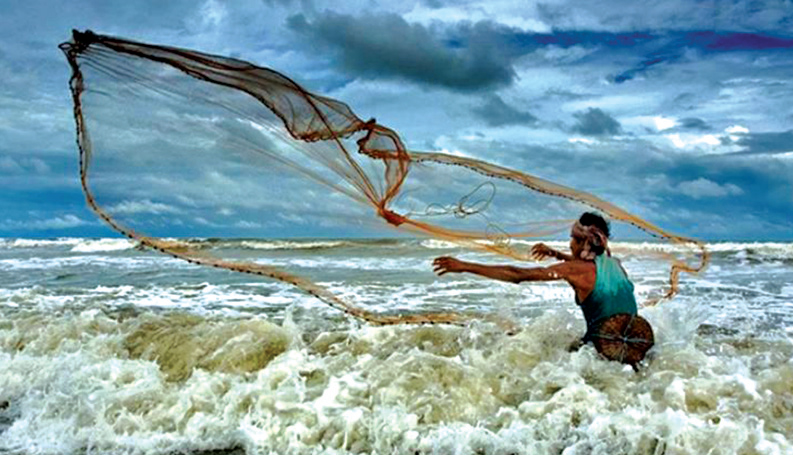 মাছ ধরতে গিয়ে জালে উঠে এলো ২৮ কোটির ‘সম্পদ’!