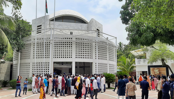 বঙ্গবন্ধুর সমাধি কমপ্লেক্সে ৩দিন সাধারণ দর্শনার্থীদের প্রবেশ বন্ধ