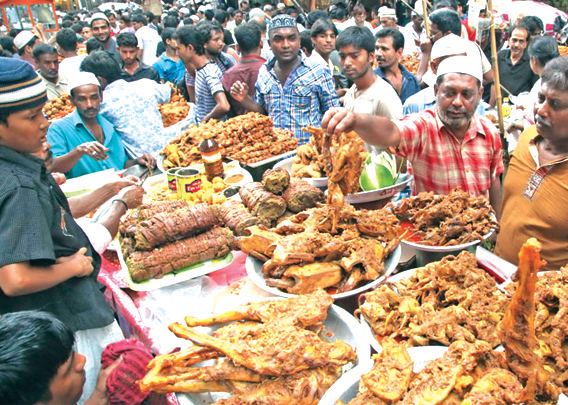 পুরো রোজায় হাঁকডাক থাকবে পুরান ঢাকার ইফতার বাজারে