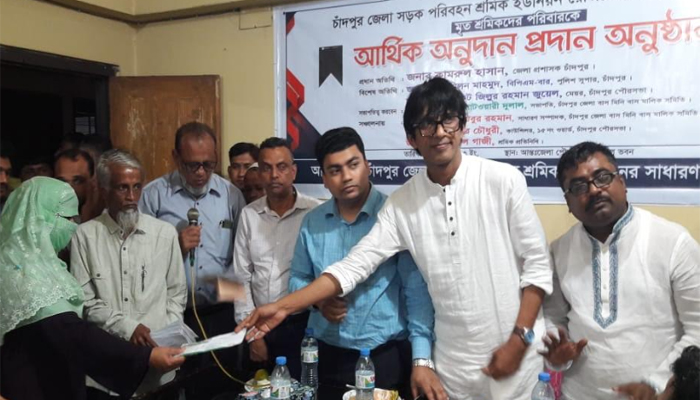 ‘নিরাপদ সড়ক নিশ্চিত করতে বাস মালিক, শ্রমিক এবং যাত্রীদের সতর্ক হতে হবে’