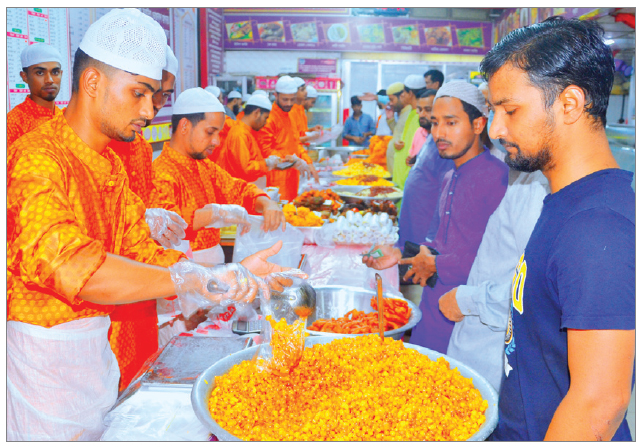 বাহারি ইফতার সামগ্রী এখন আকবরিয়ায়