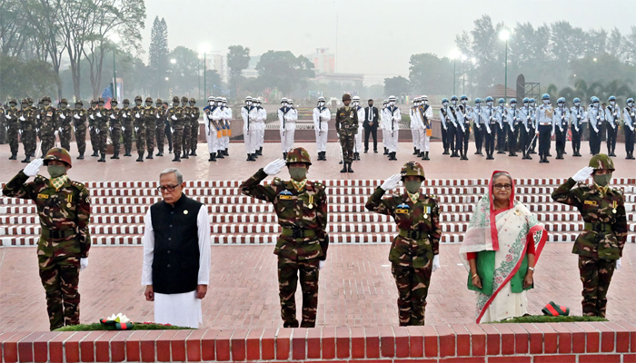 জাতীয় স্মৃতিসৌধে রাষ্ট্রপতি ও প্রধানমন্ত্রীর শ্রদ্ধা