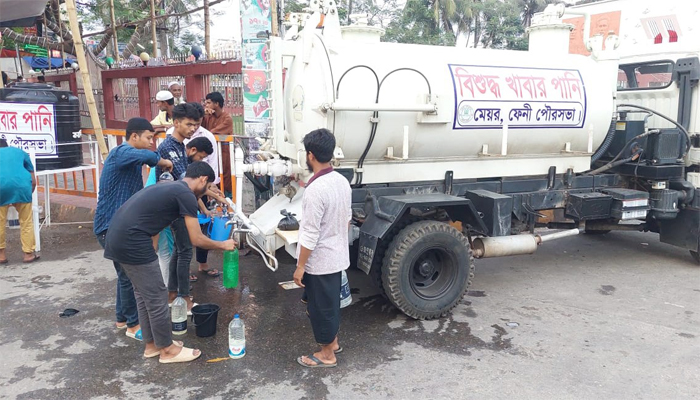 প্রতিদিন পৌরবাসীকে ৭ হাজার লিটার বিশুদ্ধ পানি দিচ্ছে ফেনী পৌরসভা 