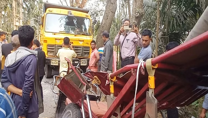 লালমনিরহাটে ট্রাকের ধাক্কায় অটোরিকশার যাত্রীর মৃত্যু