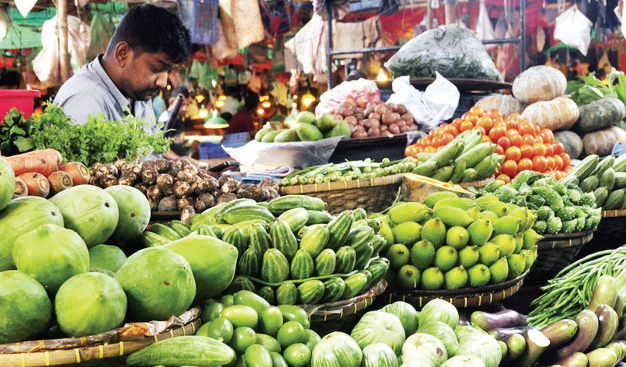 ফাঁকা ঢাকায় উত্তাপ কমেছে সবজির বাজারে