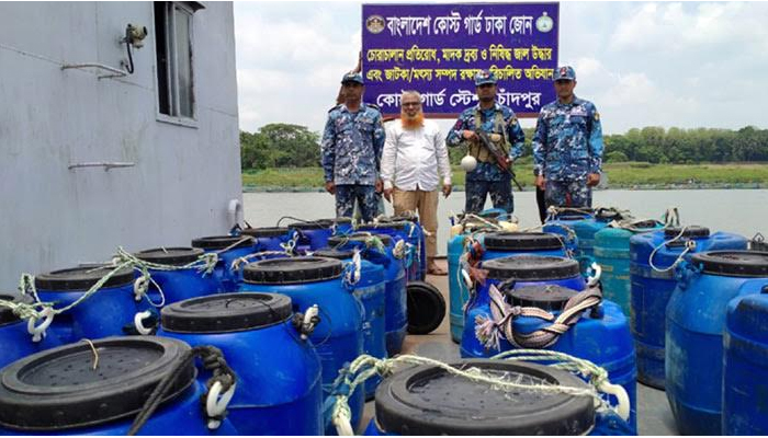 চাঁদপুরে ৩ লাখ চিংড়ি রেণু পোনা জব্দ ও অবমুক্ত