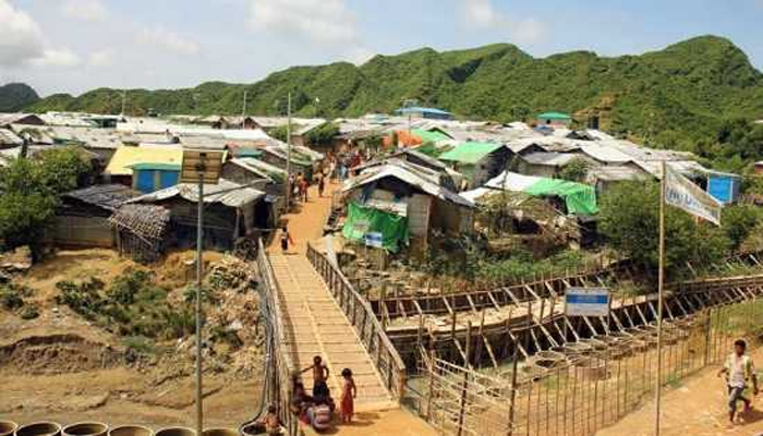 রোহিঙ্গা ক্যাম্পে দুই গ্রুপের গোলাগুলিতে গুলিবিদ্ধ ৩ শিশু 