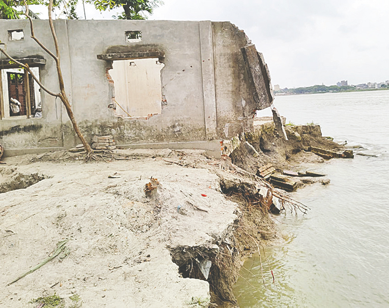 ঘূর্ণিঝড় মোখা : বরিশালে প্রকট নদীভাঙনের শঙ্কা