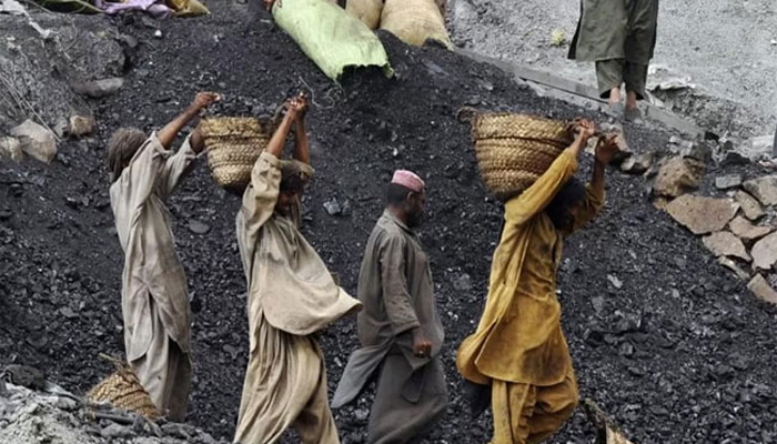 পাকিস্তানে কয়লাখনি নিয়ে সংঘর্ষে নিহত ১৪ 