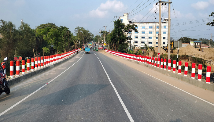 প্রশস্ত স্ট্যান্ডার্ড টু লেন হচ্ছে চট্টগ্রাম-কক্সবাজার মহাসড়ক