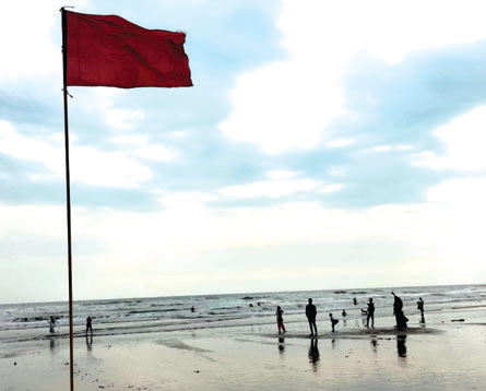 সাগরতীরে উঠছে লাল নিশান