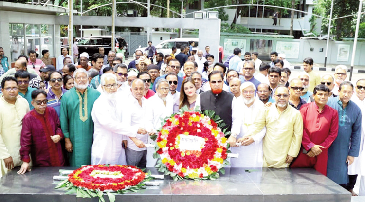 বঙ্গবন্ধুর প্রতিকৃতিতে কুমিল্লা মহানগর আ.লীগের শ্রদ্ধা