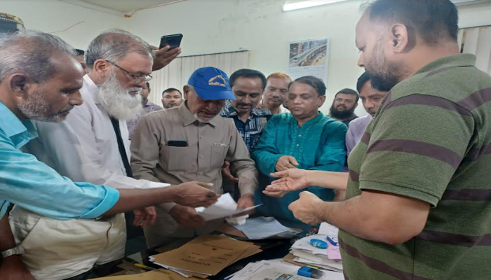 দেশব্যাপী বিদ্যুতের ‘অসহনীয় লোডশেডিং ও দুর্নীতির প্রতিবাদ ও স্মারক লিপি প্রদান 