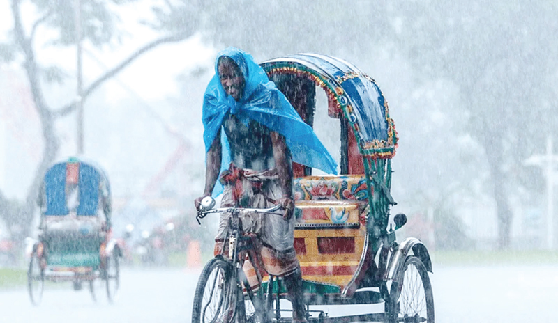 তাপপ্রবাহের পর অঝোরে বৃষ্টি প্রশান্তি নামল জনজীবনে