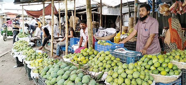 হাঁড়িভাঙা আমে ভরপুর বাজার