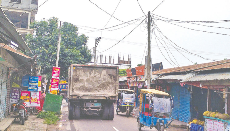 কোটি কোটি টাকায় নির্মিত রাস্তা হুমকির মুখে