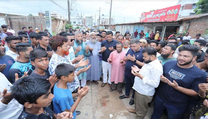 এলাকাবাসীর দাবীতে ১২কোটি টাকা ব্যয়ে সড়ক সংস্কার কাজের উদ্বোধন 