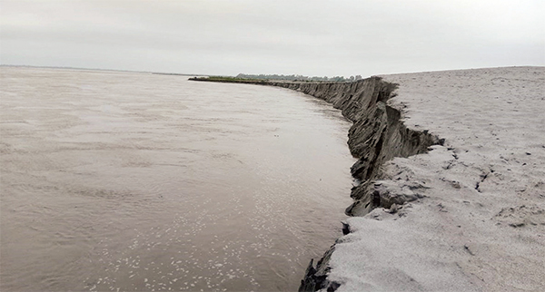 তিস্তার পানি বিপৎসীমার নিচে, বাড়ছে ভাঙন