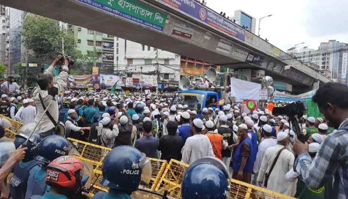 ইসলামী আন্দোলনের মিছিলে পুলিশের বাঁধা