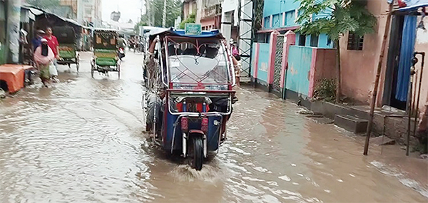 নালা-খাল দখল ব্রাহ্মণবাড়িয়া শহরে জলাবদ্ধতা