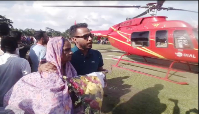 হেলিকপ্টার নিয়ে গ্রামে এসে মায়ের স্বপ্ন পূরণ করলেন দুই ছেলে