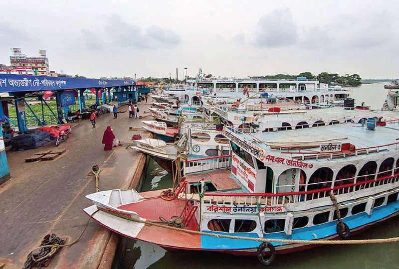 ঈদযাত্রায়ও লঞ্চে যাত্রীর নেই ভিড়