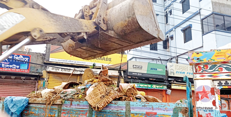 ১৭ হাজার টন কোরবানির বর্জ্য অপসারণ করেছে দক্ষিণ সিটি