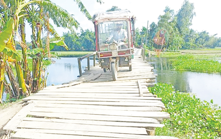 এখনো সুবিধাবঞ্চিত দহগ্রামবাসী