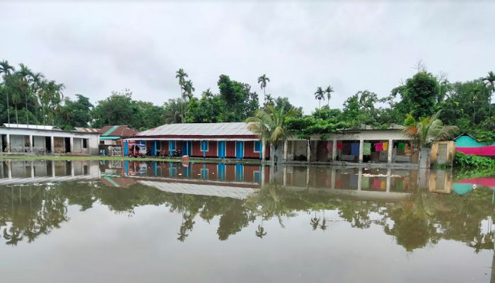 ভূরুঙ্গামারীতে সামান্য বৃষ্টিতে চলাচলে ভোগান্তি