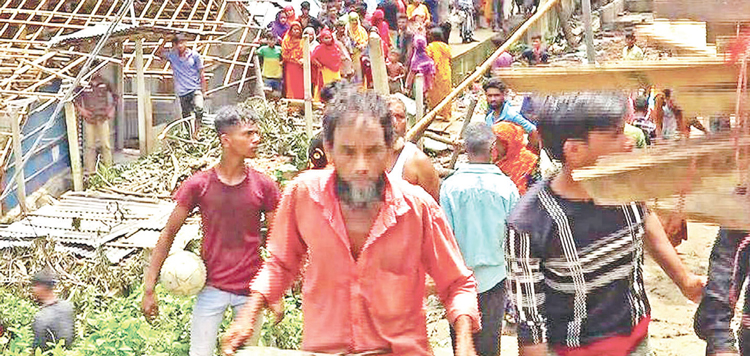 পাহাড়ে বেড়েই চলেছে ঝুঁকিপূর্ণ বসতি নির্মাণ