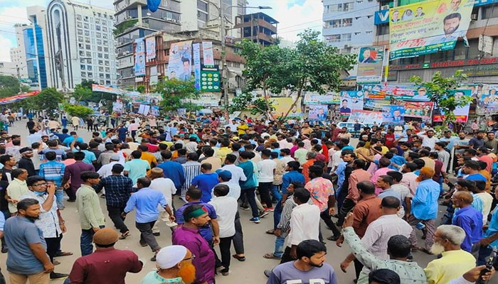 বিএনপির সমাবেশ: নয়াপল্টনে জড়ো হচ্ছেন নেতাকর্মীরা