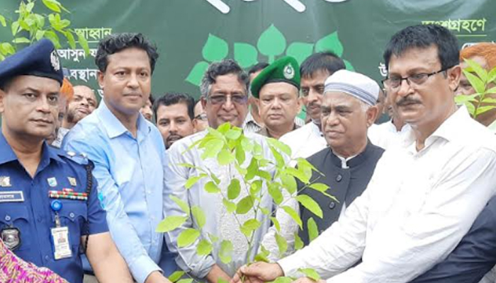 নির্বাচিত প্রধানমন্ত্রীর পদত্যাগের দাবি হাস্যকর : কৃষিমন্ত্রী