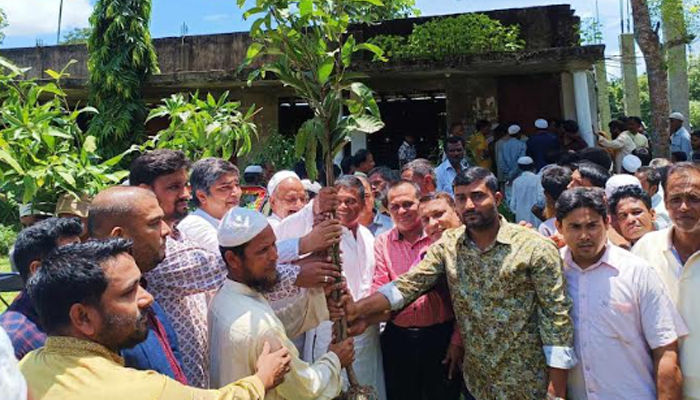 কক্সবাজারের ৩ টি উপজেলায় ৫০ হাজার ফলজ বৃক্ষ রোপন কর্মসূচি 