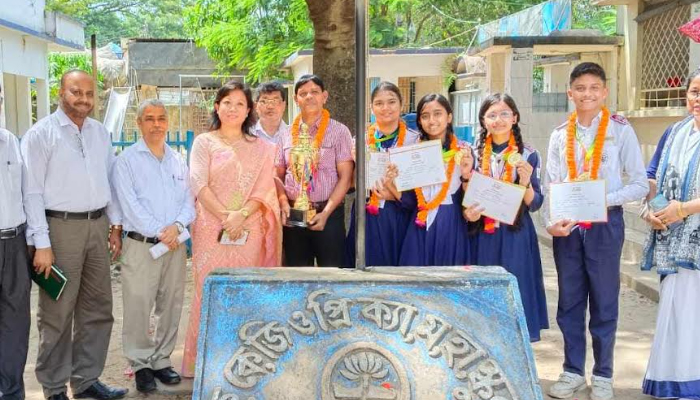 বিতর্কে অঞ্চলিক চ্যাম্পিয়ন হয়ে জাতীয় পর্যায়ে কক্সবাজার মডেল হাইস্কুল