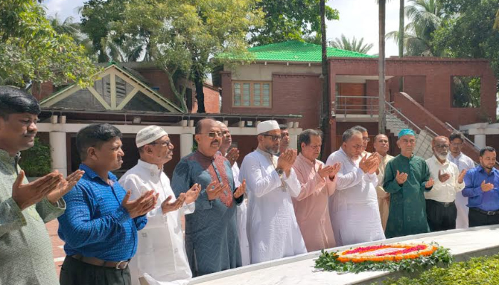 জাতির পিতার সমাধিতে ‌‌‌‌‌‌‌‘সুইড বাংলাদেশর’ শ্রদ্ধা 