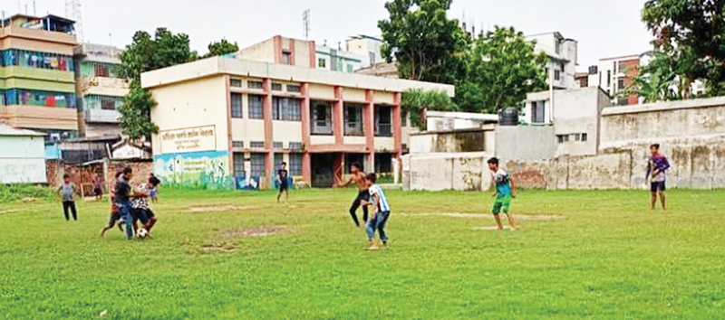 শিশুদের শারীরিক ও মানসিক বিকাশে খেলার মাঠ