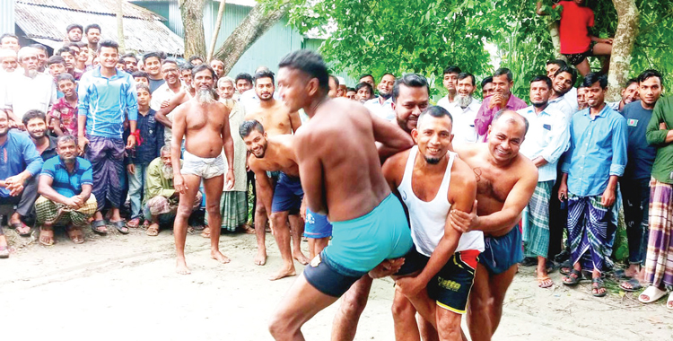 দুমকিতে হারিয়ে যাচ্ছে ঐতিহ্যবাহী হাডুডু খেলা