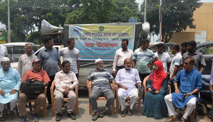 রসিকে ডেঙ্গুর প্রাদুর্ভাগ নিয়ন্ত্রণ ও মশক নিধনে  চলছে ‘ক্রাশ প্রোগ্রাম’