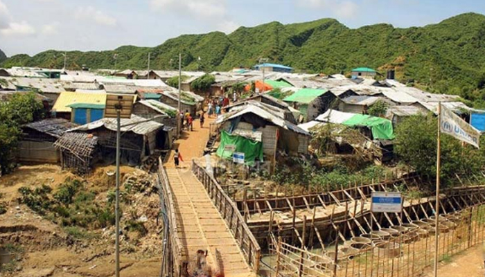 উখিয়ার রোহিঙ্গা ক্যাম্প থেকে অস্ত্র সহ আরসা সন্ত্রাসী আটক