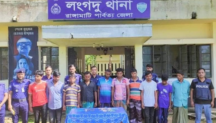 রাঙামা‌টি‌তে ১০ জুয়াড়িসহ সাজাপ্রাপ্ত আসামী আটক