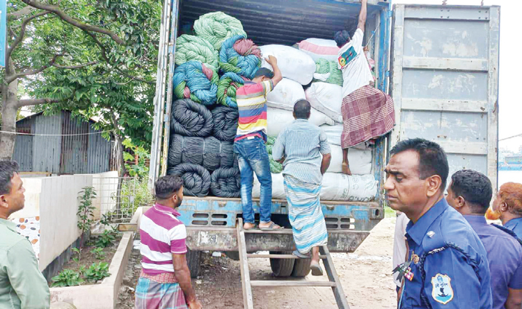 মুন্সীগঞ্জে ১৬২০ পাউন্ড অবৈধ কারেন্ট জাল জব্দ