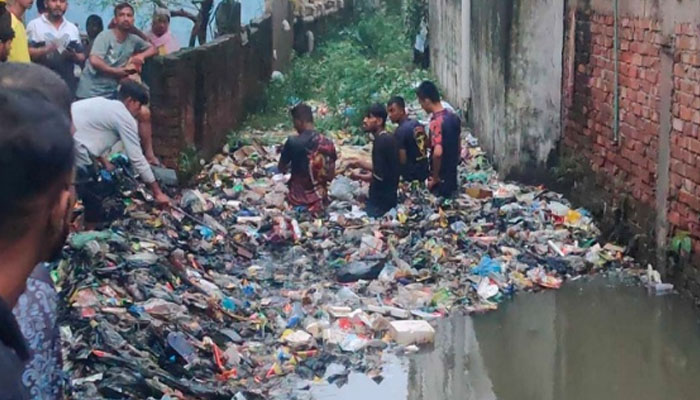 নিখোঁজের প্রায় ১৭ ঘণ্টা পর উদ্ধার করা হলো শিশুর মরদেহ